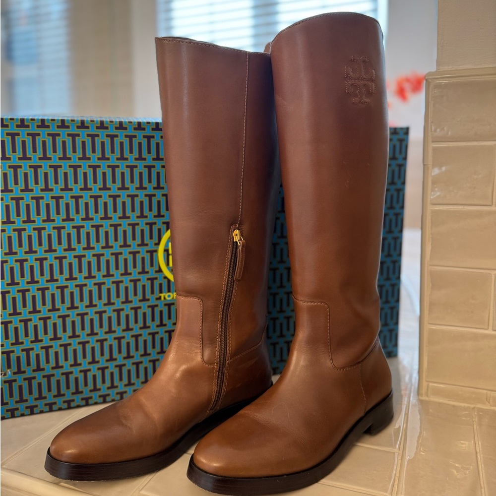 🍂🍁Authentic TORY BURCH Riding Leather Boots, size 8🍁🍂